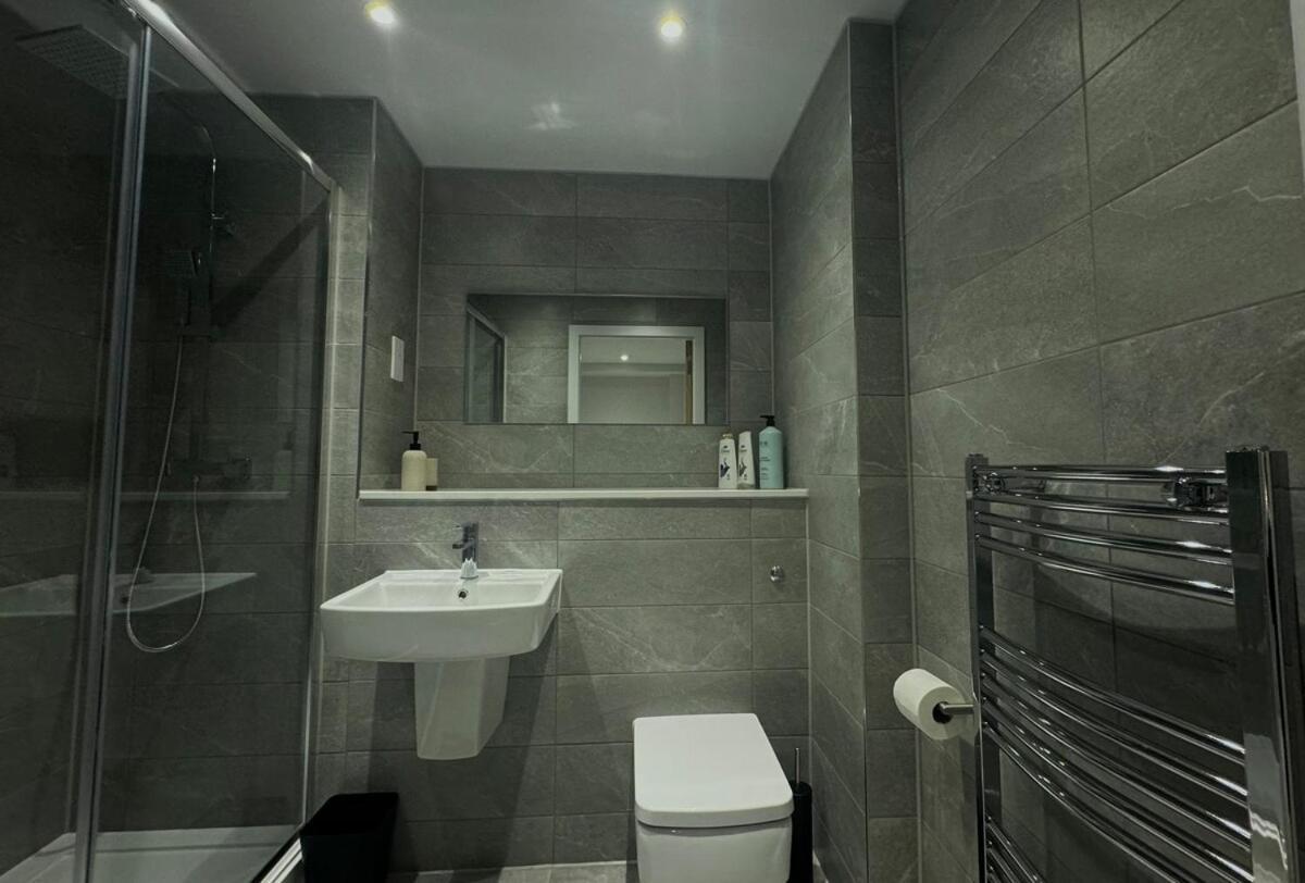 Modern 2-Bedroom Apartment In Heart Of 利物浦 外观 照片